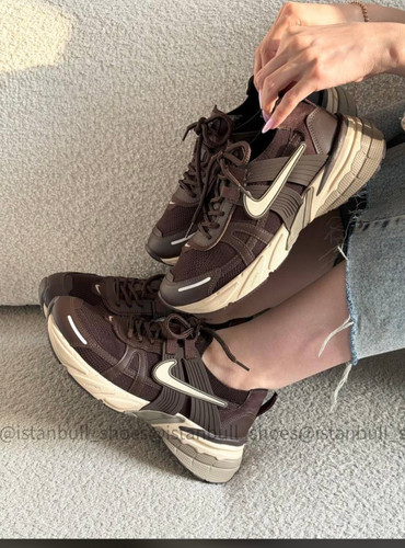 نایک وی توکی دخترانه